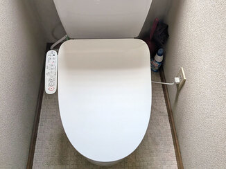 トイレリフォーム フチなし便器でお手入れしやすい、ラクにきれいが続くトイレ　